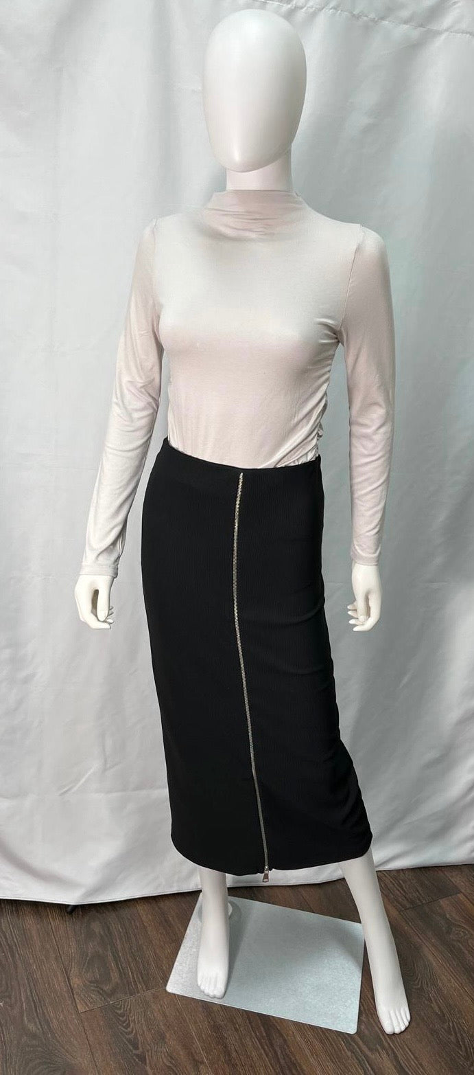 Skirt with Zip-Front Style (available in beige and black)