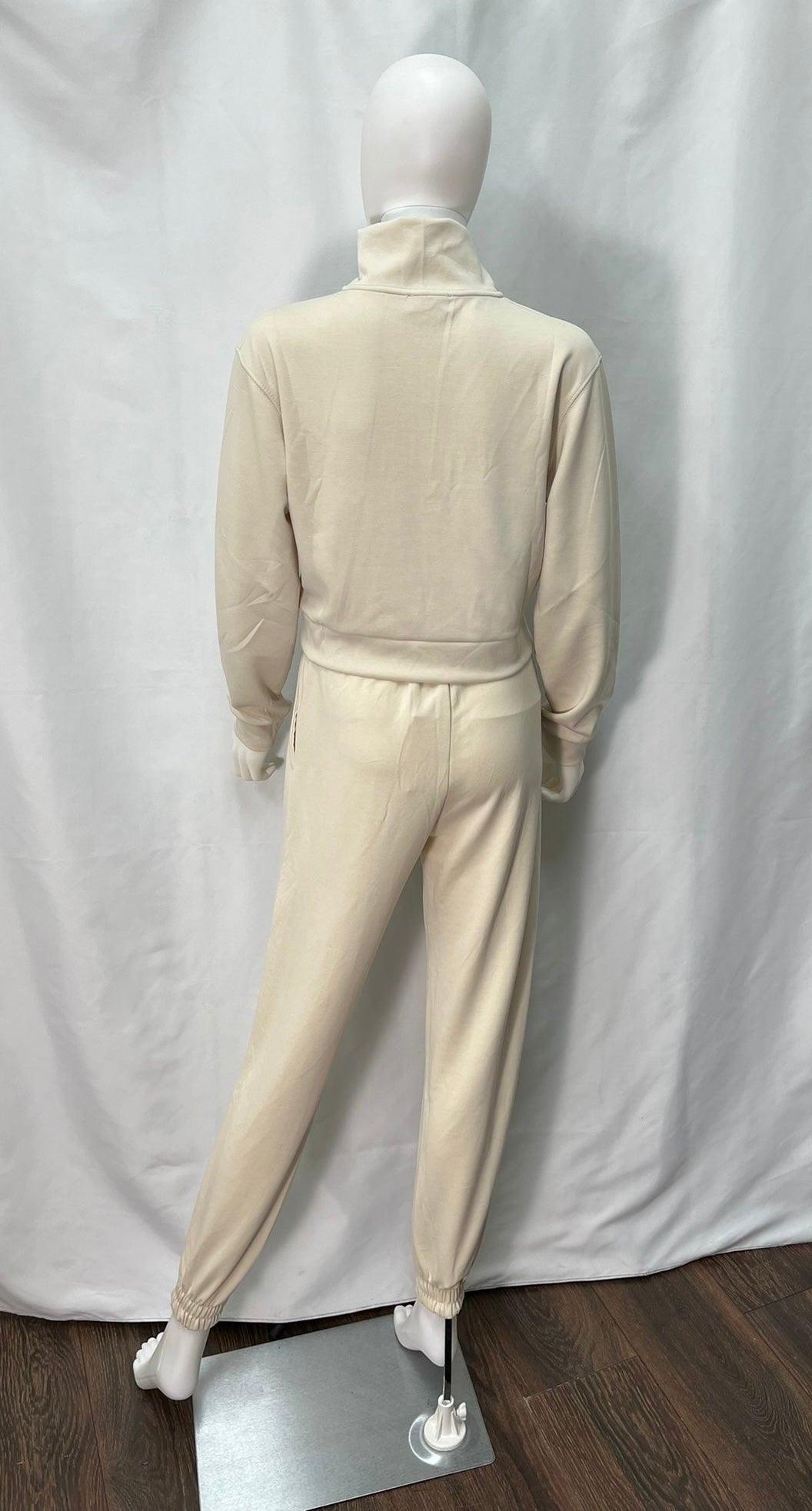 Sweatpants (available in cream, navy, coffee brown, and black)